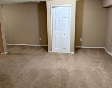 6972 Harbor Town Way - Photo Thumbnail 28