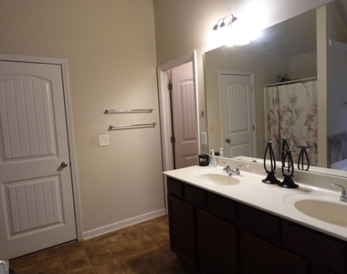 9775 Ivey Ridge Circle - Photo Thumbnail 15