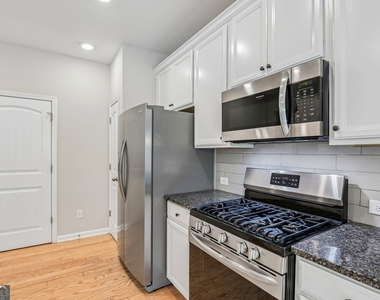 1208 Foxcroft Lane - Photo Thumbnail 8