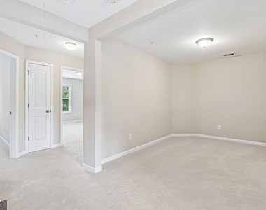 1208 Foxcroft Lane - Photo Thumbnail 11