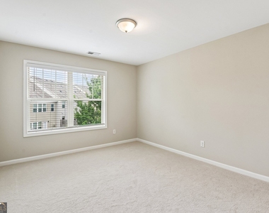 1208 Foxcroft Lane - Photo Thumbnail 20