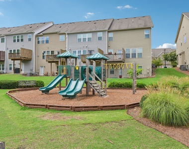 1208 Foxcroft Lane - Photo Thumbnail 23