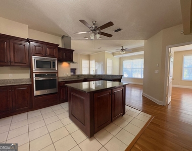 455 Joseph Chandler Drive - Photo Thumbnail 7