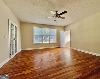 455 Joseph Chandler Drive - Photo Thumbnail 9