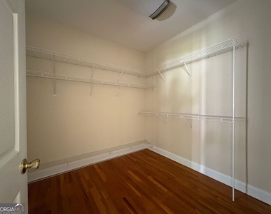 455 Joseph Chandler Drive - Photo Thumbnail 11