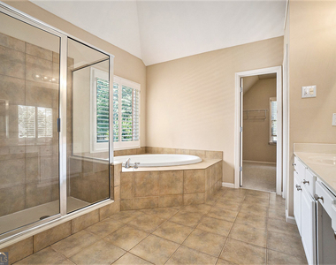 156 Middleton Place - Photo Thumbnail 21