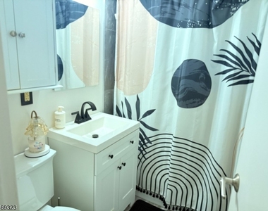 5012 Christopher St - Photo Thumbnail 6