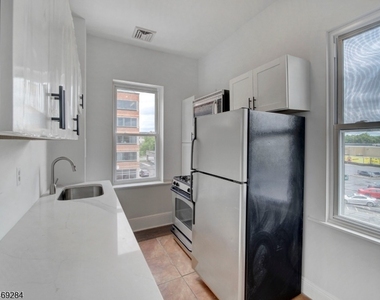 26 Division St - Photo Thumbnail 8
