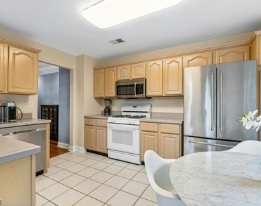 1 Knox Ct - Photo Thumbnail 12