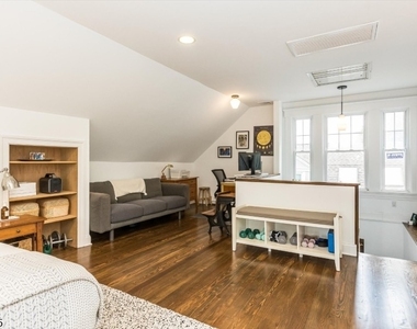 115 Sherman Pl - Photo Thumbnail 17
