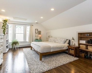 115 Sherman Pl - Photo Thumbnail 14