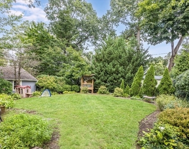 115 Sherman Pl - Photo Thumbnail 27