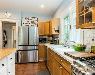 115 Sherman Pl - Photo Thumbnail 12