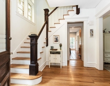 115 Sherman Pl - Photo Thumbnail 4