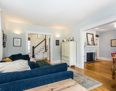 115 Sherman Pl - Photo Thumbnail 7