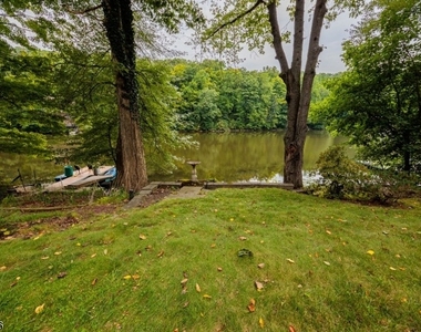 49 E Shore Dr - Photo Thumbnail 12