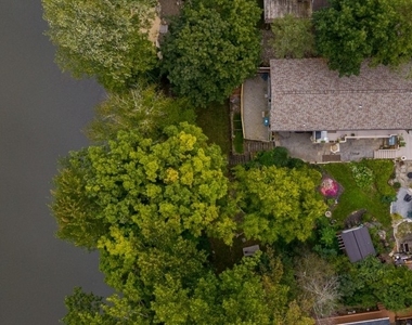 49 E Shore Dr - Photo Thumbnail 24