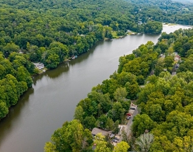 49 E Shore Dr - Photo Thumbnail 18