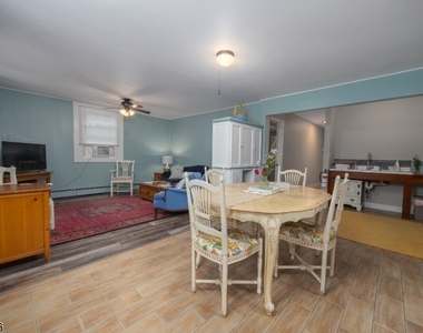 49 E Shore Dr - Photo Thumbnail 2