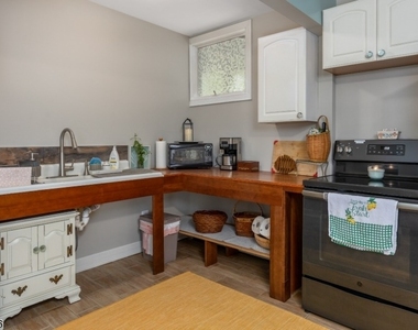 49 E Shore Dr - Photo Thumbnail 5