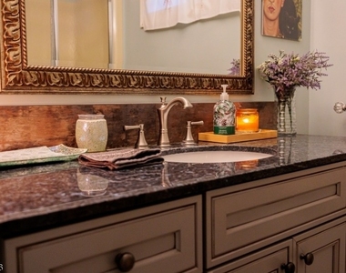 49 E Shore Dr - Photo Thumbnail 11