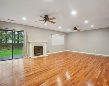 31 Castle Ridge Dr - Photo Thumbnail 5