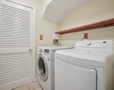31 Castle Ridge Dr - Photo Thumbnail 2