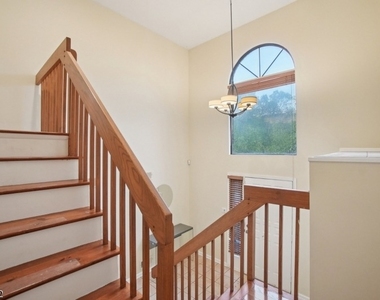 31 Castle Ridge Dr - Photo Thumbnail 16