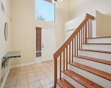 31 Castle Ridge Dr - Photo Thumbnail 3
