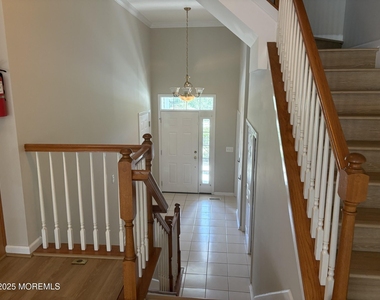 10 Windward Drive - Photo Thumbnail 3