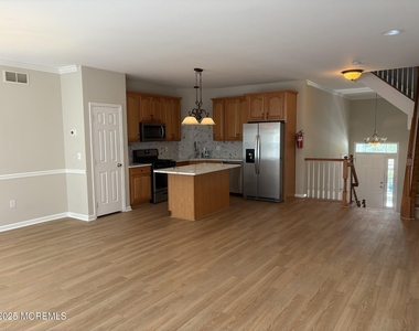 10 Windward Drive - Photo Thumbnail 2