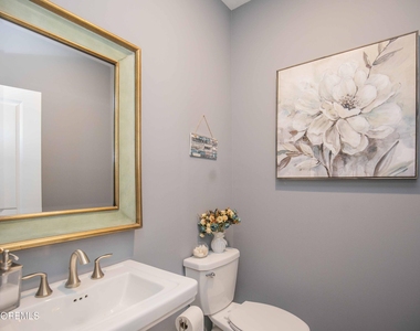 20 Kronenberg Street - Photo Thumbnail 6