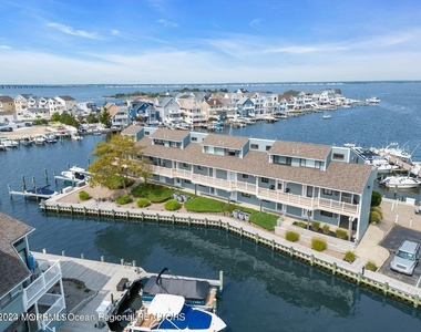 1919 Bay Boulevard - Photo Thumbnail 29