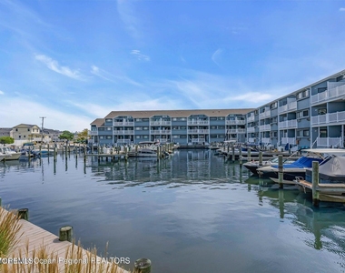 1919 Bay Boulevard - Photo Thumbnail 25