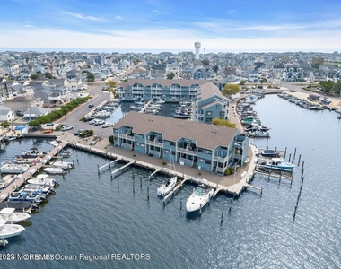 1919 Bay Boulevard - Photo Thumbnail 31