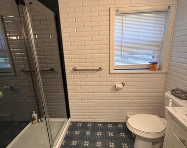 275 Garfield Avenue - Photo Thumbnail 12