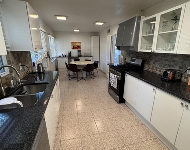 275 Garfield Avenue - Photo Thumbnail 4