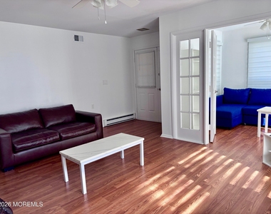 945b Liverpool Circle - Photo Thumbnail 4
