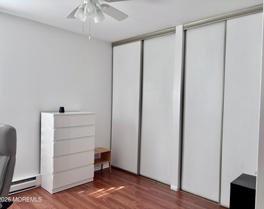 945b Liverpool Circle - Photo Thumbnail 10