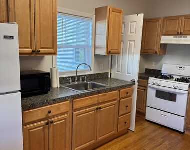 807 Grand Central Avenue - Photo Thumbnail 5