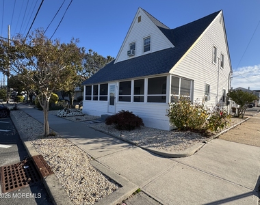 807 Grand Central Avenue - Photo Thumbnail 1