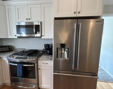 224 Randall Avenue - Photo Thumbnail 7