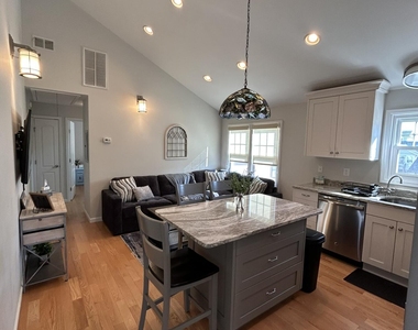 224 Randall Avenue - Photo Thumbnail 5