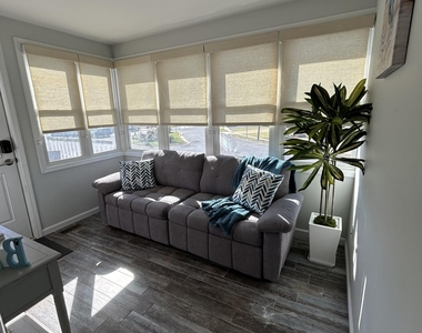 224 Randall Avenue - Photo Thumbnail 4