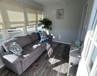 224 Randall Avenue - Photo Thumbnail 3