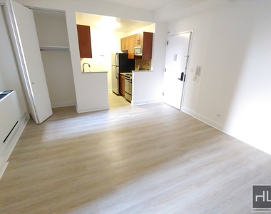 West 34th Street - Photo Thumbnail 1