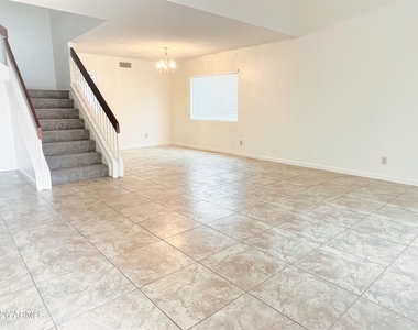 819 W Plata Avenue - Photo Thumbnail 2