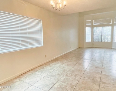 819 W Plata Avenue - Photo Thumbnail 8