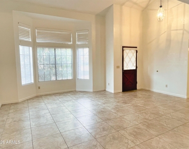 819 W Plata Avenue - Photo Thumbnail 3