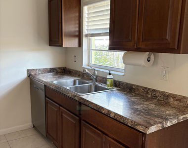 126 Milton Street - Photo Thumbnail 4